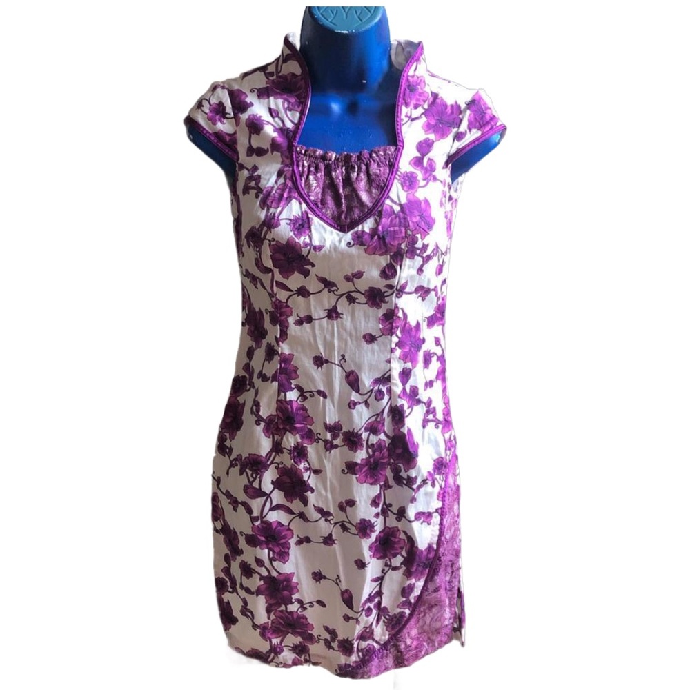 Tang dynasty gyaru Purple and white floral dress with slits on each side